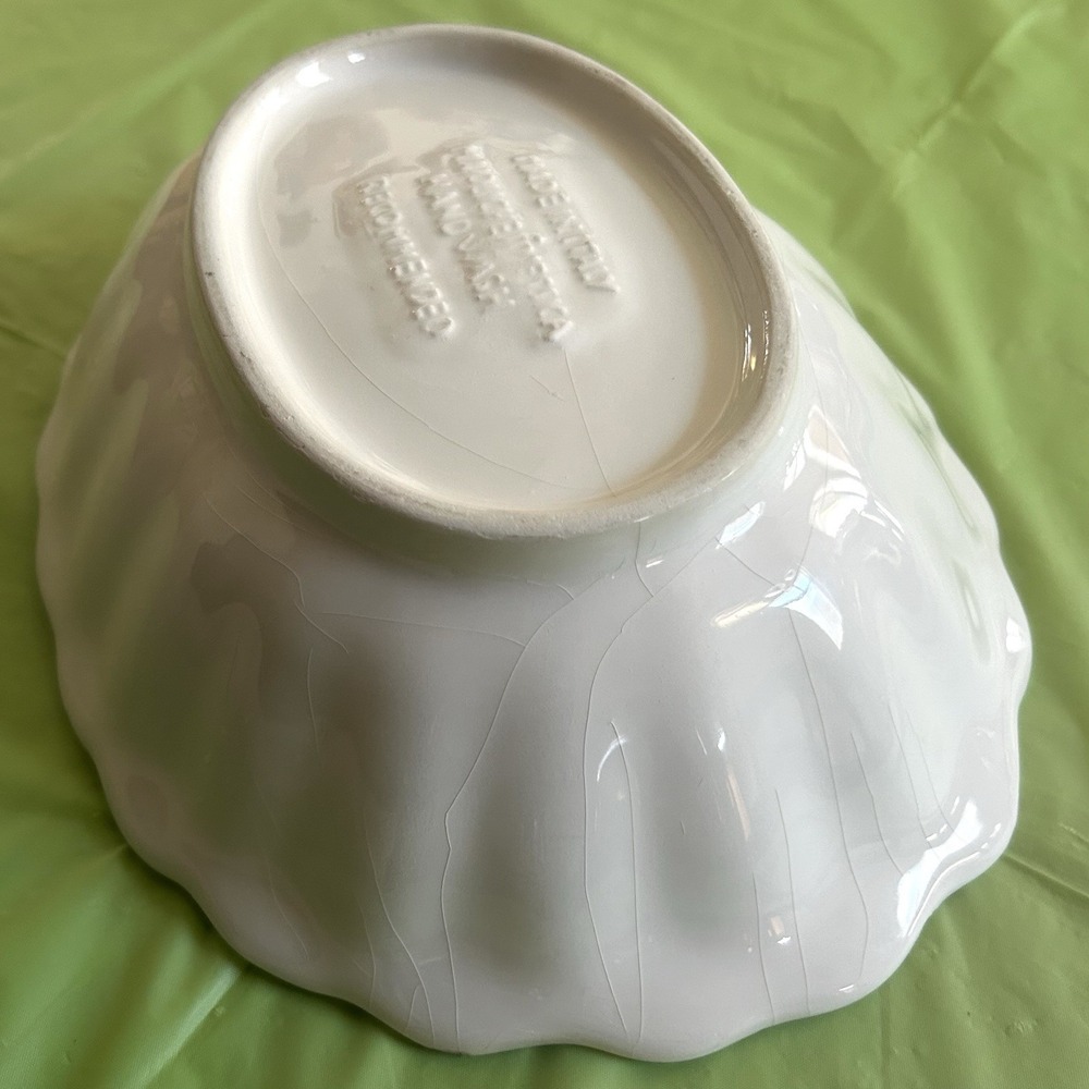 Vintage Majoliche Jessica Scalloped Serving Bowl White Medium 9" Made in Italy - Picture 2 of 9